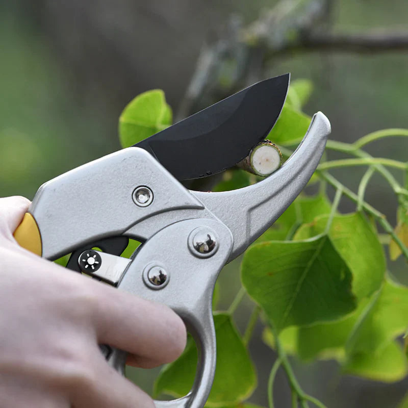 Gartenschere aus SK5-Kohlenstoffstahl – Ergonomisch, bis 20 mm Aststärke, HRC 60